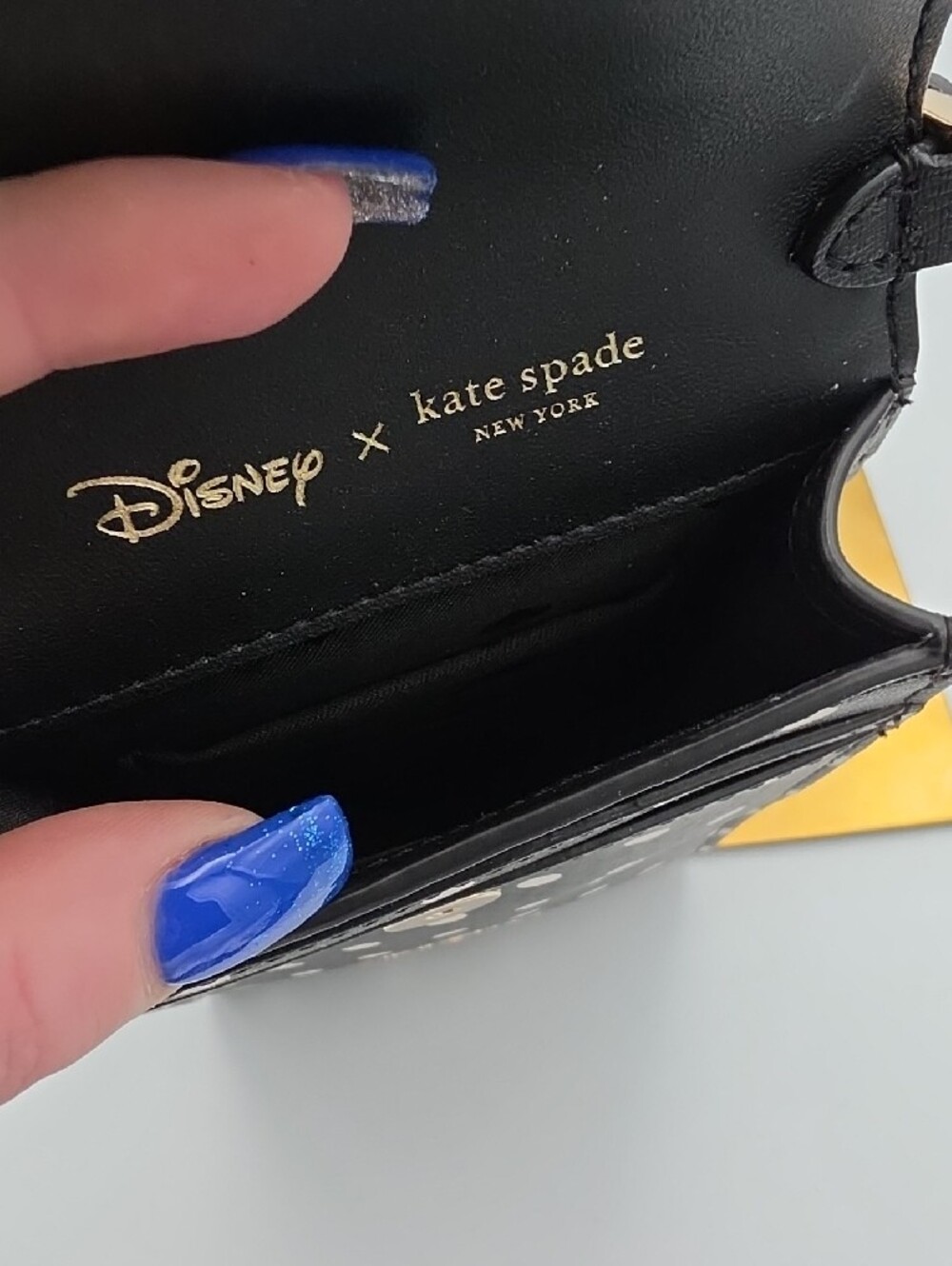 Kate Spade x Disney Minnie Mouse Polka Dot W Bow Phone Holder/Crossbody (NWOT)❤️ - Picture 11 of 14